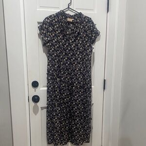 Chic Black and Cream Leaf Print Midi Dress